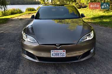 Лифтбек Tesla Model S 2016 в Ивано-Франковске