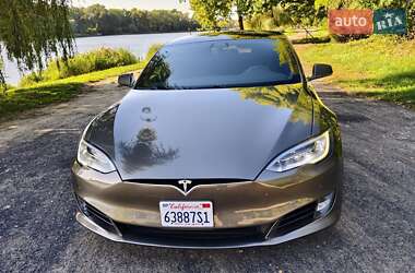 Лифтбек Tesla Model S 2016 в Ивано-Франковске