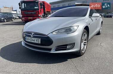 Ліфтбек Tesla Model S 2013 в 