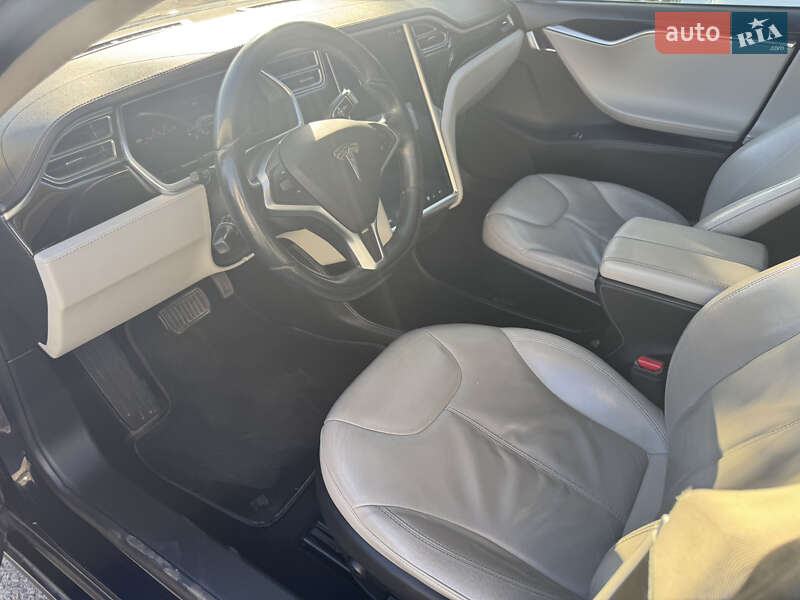 Ліфтбек Tesla Model S 2013 в Одесі
