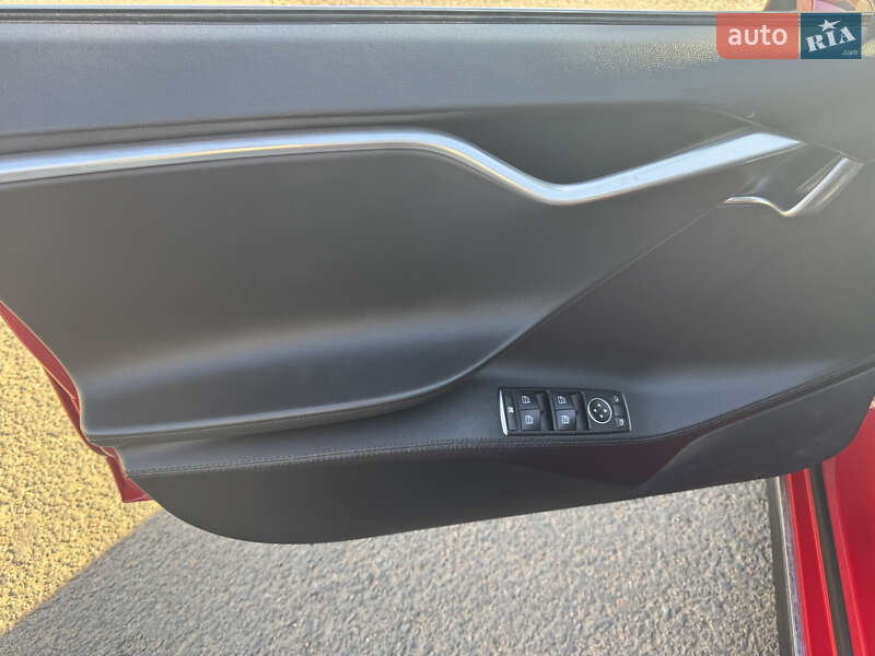 Ліфтбек Tesla Model S 2013 в Одесі
