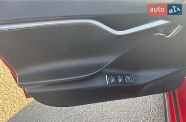 Лифтбек Tesla Model S 2013 в 
