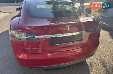 Лифтбек Tesla Model S 2013 в 