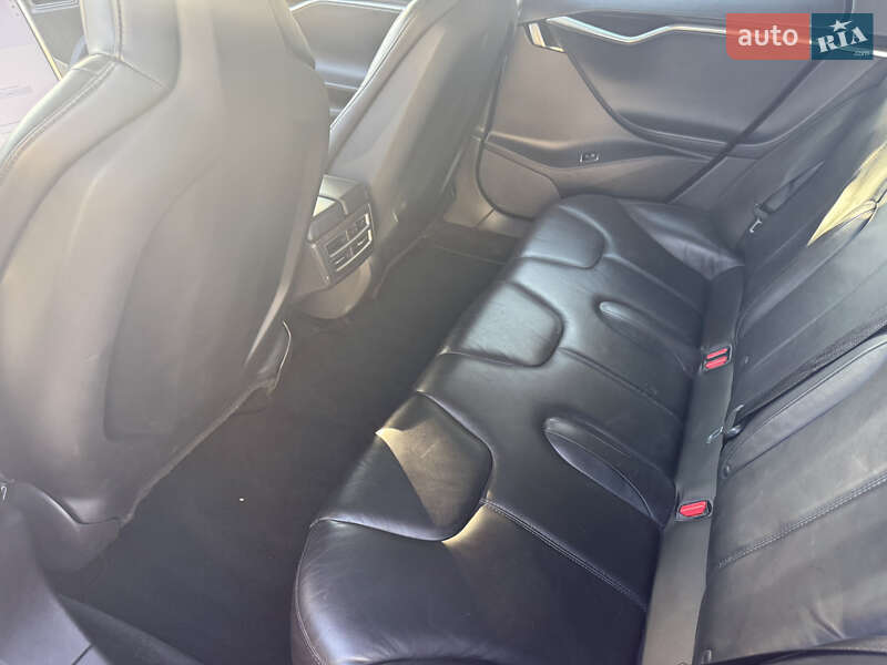 Ліфтбек Tesla Model S 2013 в Одесі