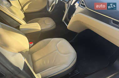 Ліфтбек Tesla Model S 2014 в 
