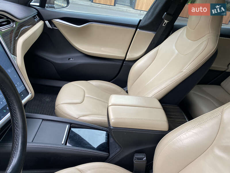 Ліфтбек Tesla Model S 2015 в Києві
