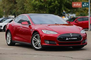 Ліфтбек Tesla Model S 2013 в Києві
