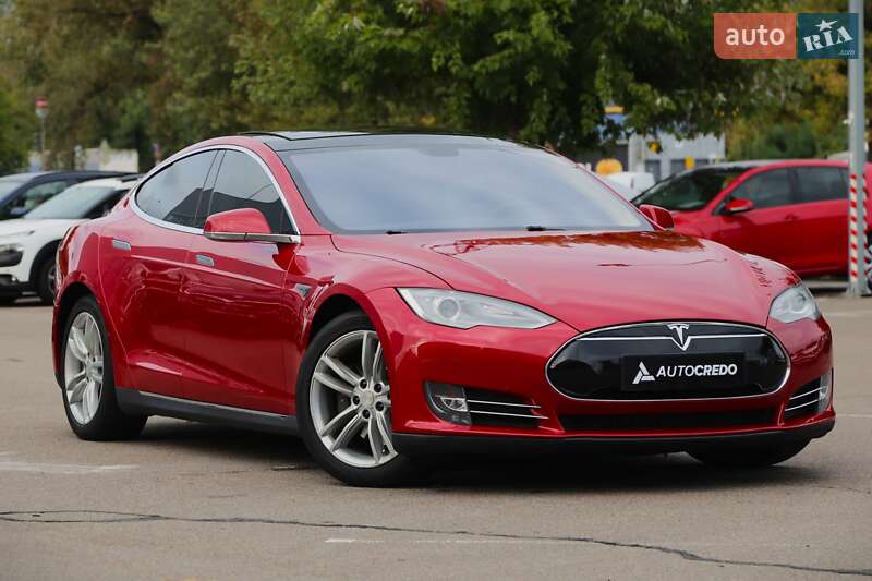 Tesla Model S 2013