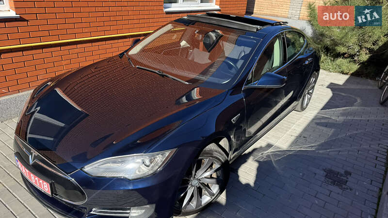 Ліфтбек Tesla Model S 2013 в Вінниці