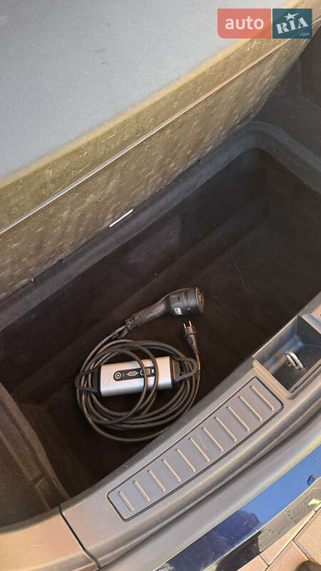 Ліфтбек Tesla Model S 2013 в Вінниці