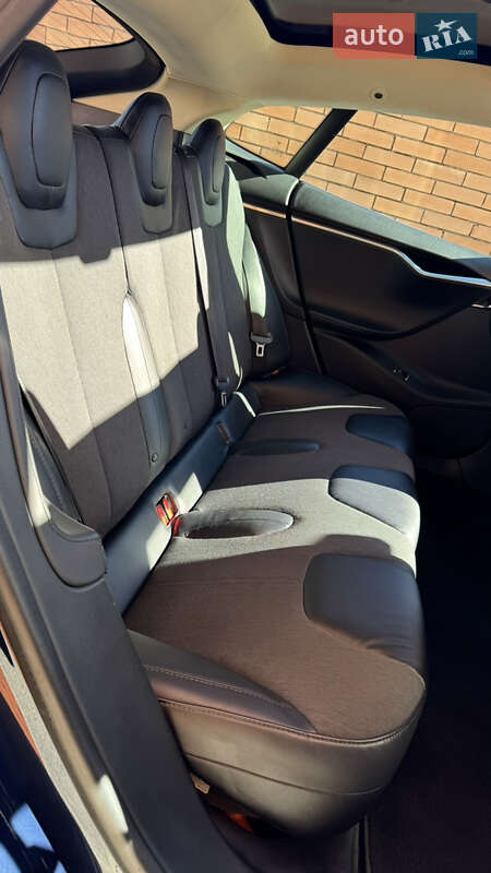 Ліфтбек Tesla Model S 2013 в Вінниці