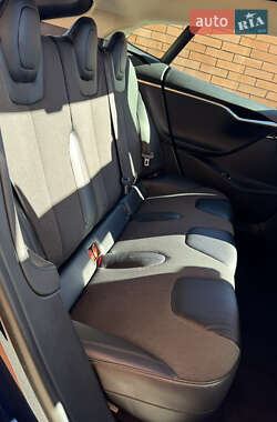 Лифтбек Tesla Model S 2013 в 
