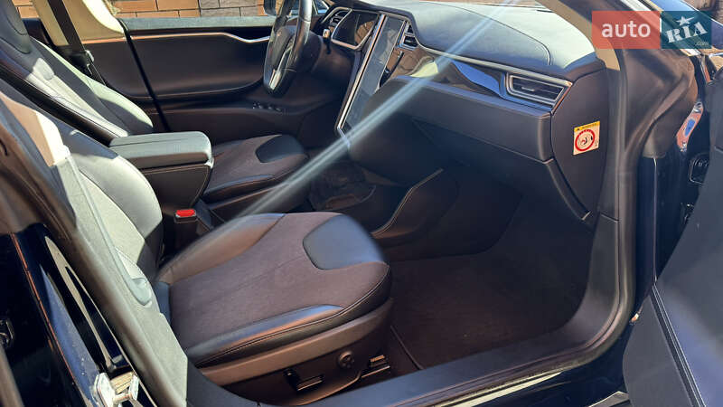 Ліфтбек Tesla Model S 2013 в Вінниці