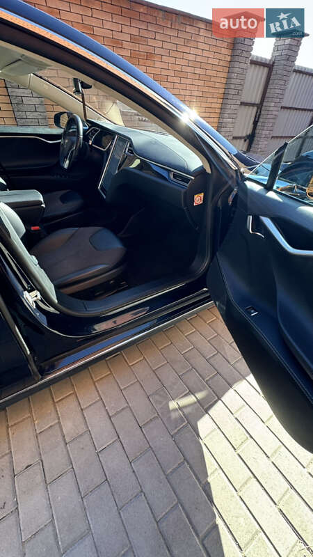 Ліфтбек Tesla Model S 2013 в Вінниці