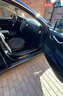 Лифтбек Tesla Model S 2013 в 