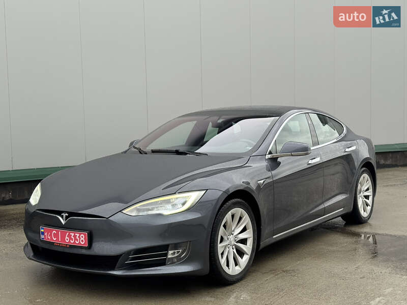 Лифтбек Tesla Model S 2018 в Виннице