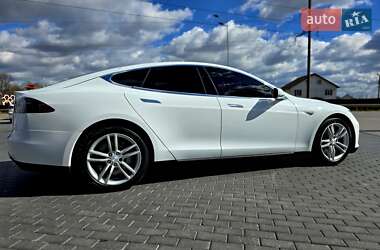 Лифтбек Tesla Model S 2013 в 