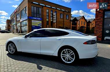 Лифтбек Tesla Model S 2013 в 
