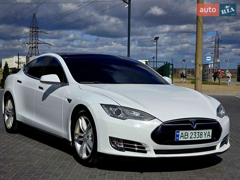Лифтбек Tesla Model S 2013 в Виннице