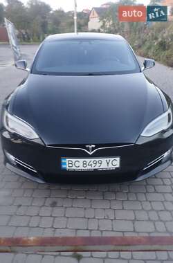 Лифтбек Tesla Model S 2018 в Львове