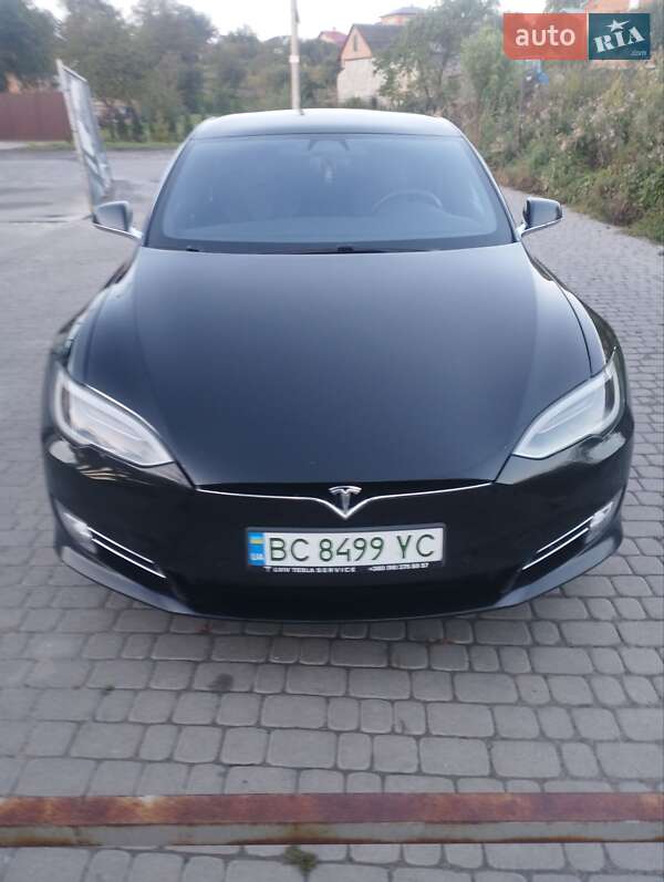 Tesla Model S 2018