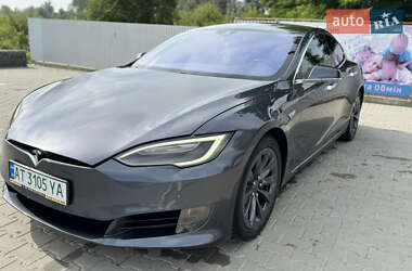 Лифтбек Tesla Model S 2016 в Снятине