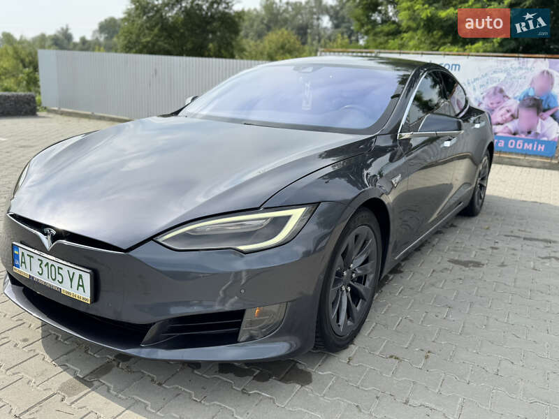 Лифтбек Tesla Model S 2016 в Снятине