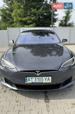Лифтбек Tesla Model S 2016 в Снятине