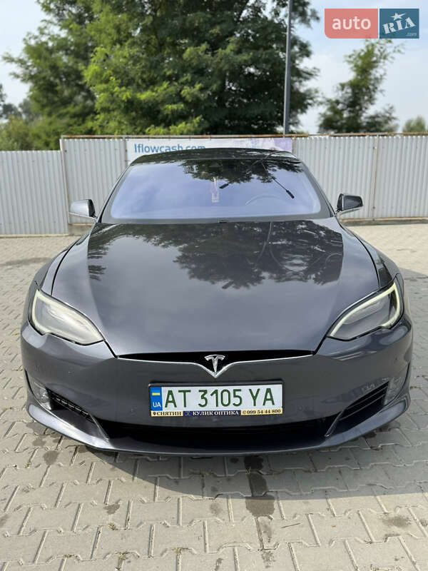 Лифтбек Tesla Model S 2016 в Снятине