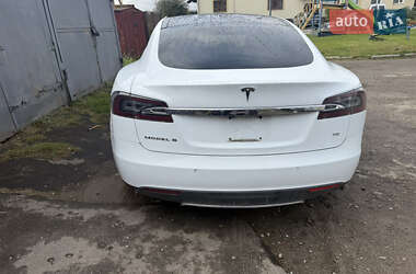 Лифтбек Tesla Model S 2015 в 