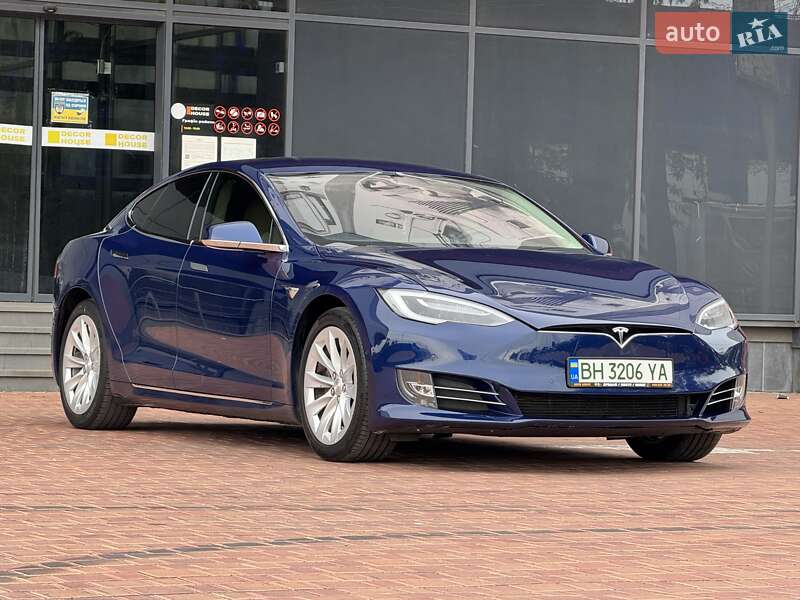 Лифтбек Tesla Model S 2016 в Одессе