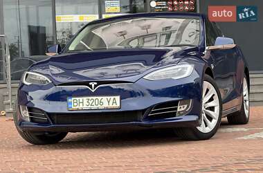 Ліфтбек Tesla Model S 2016 в 