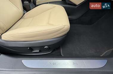 Ліфтбек Tesla Model S 2016 в 