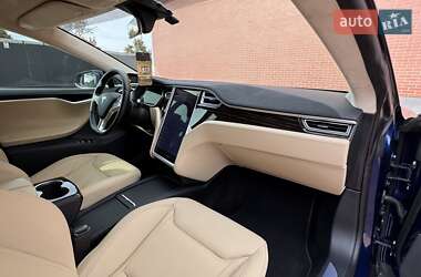 Ліфтбек Tesla Model S 2016 в 
