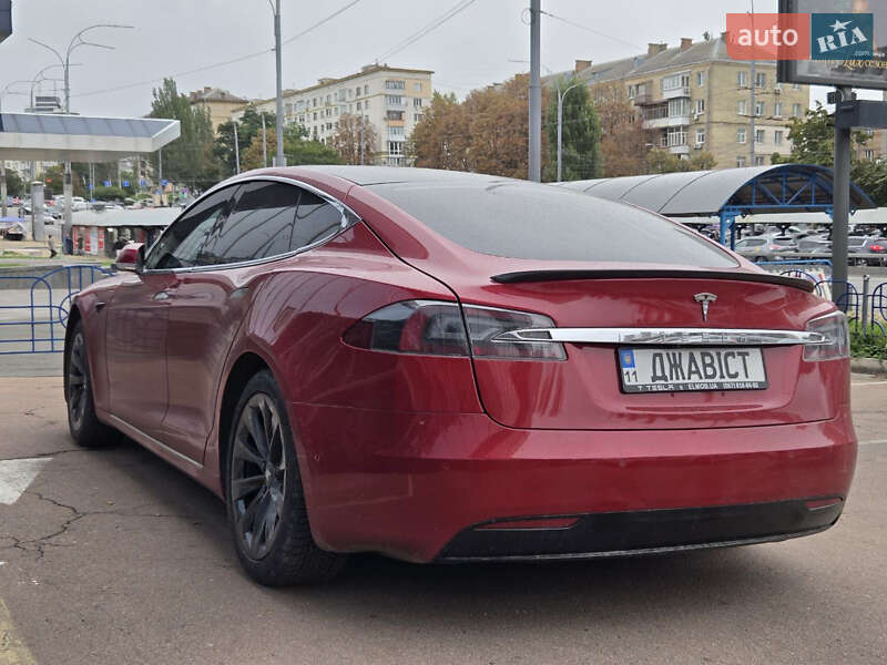 Ліфтбек Tesla Model S 2019 в Києві