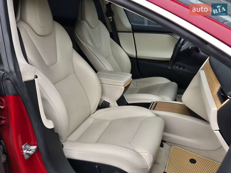 Ліфтбек Tesla Model S 2019 в Києві