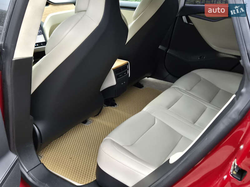 Ліфтбек Tesla Model S 2019 в Києві
