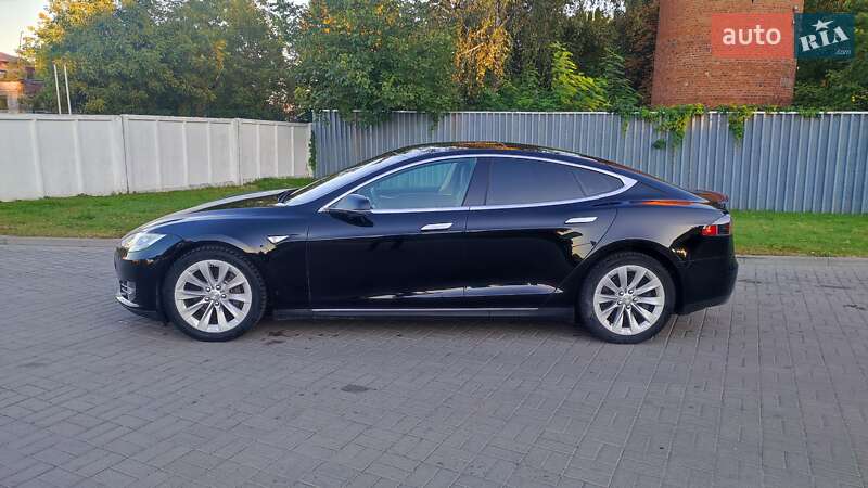 Лифтбек Tesla Model S 2014 в Житомире
