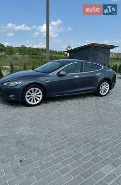 Лифтбек Tesla Model S 2015 в Золочеве