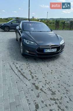 Лифтбек Tesla Model S 2015 в 