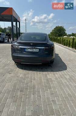Лифтбек Tesla Model S 2015 в 