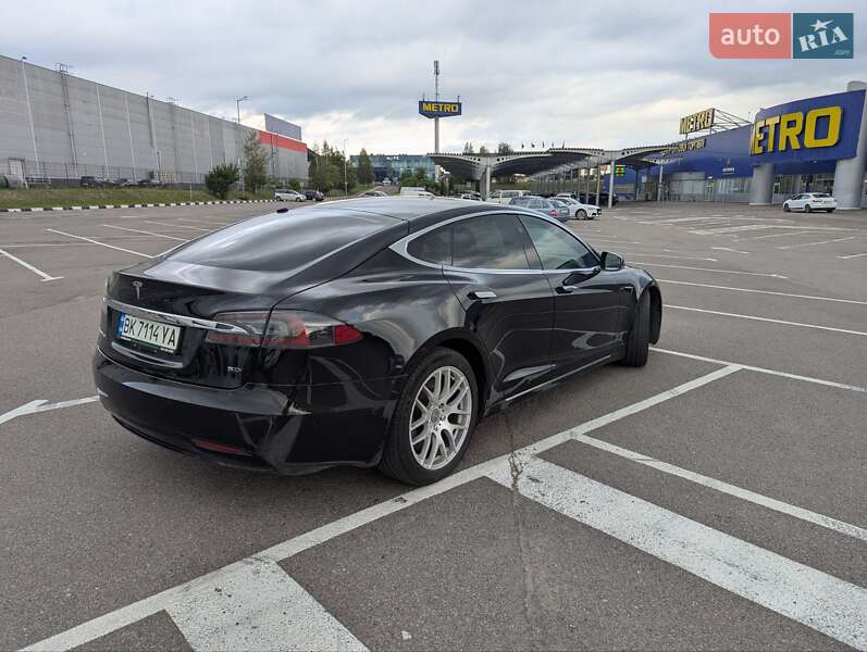 Лифтбек Tesla Model S 2017 в Ровно