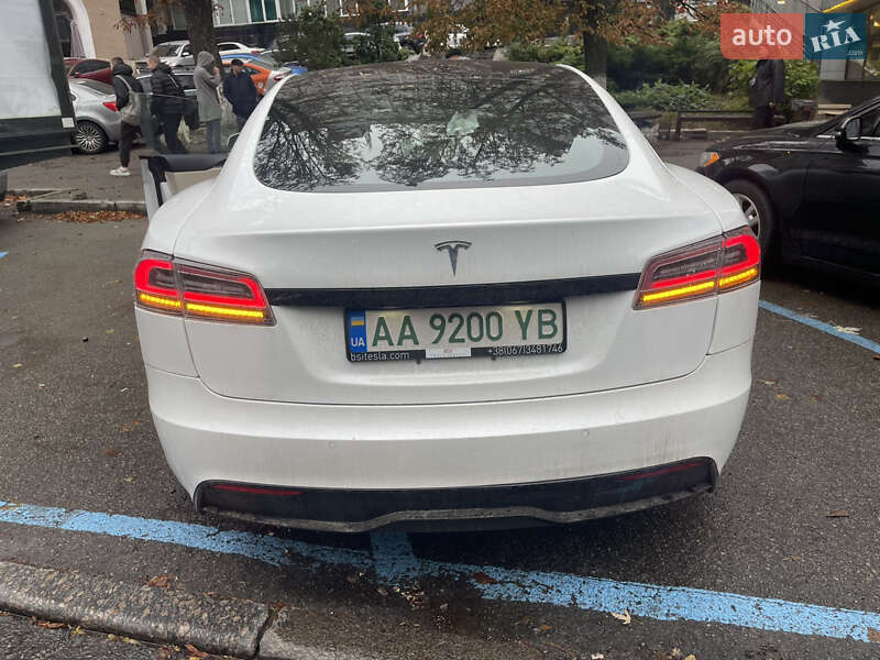 Лифтбек Tesla Model S 2021 в Киеве