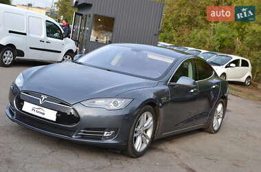 Лифтбек Tesla Model S 2015 в Луцке