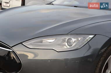 Ліфтбек Tesla Model S 2015 в 