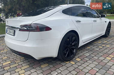 Ліфтбек Tesla Model S 2017 в 