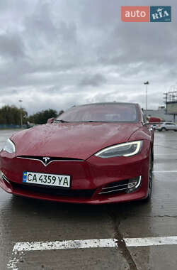 Лифтбек Tesla Model S 2017 в Черновцах