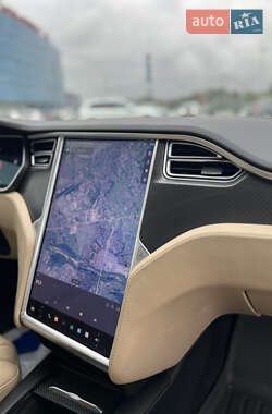 Лифтбек Tesla Model S 2017 в 