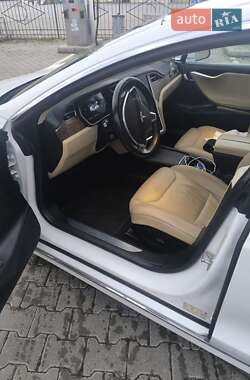 Лифтбек Tesla Model S 2017 в 