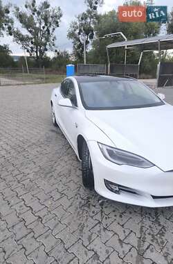 Лифтбек Tesla Model S 2017 в 